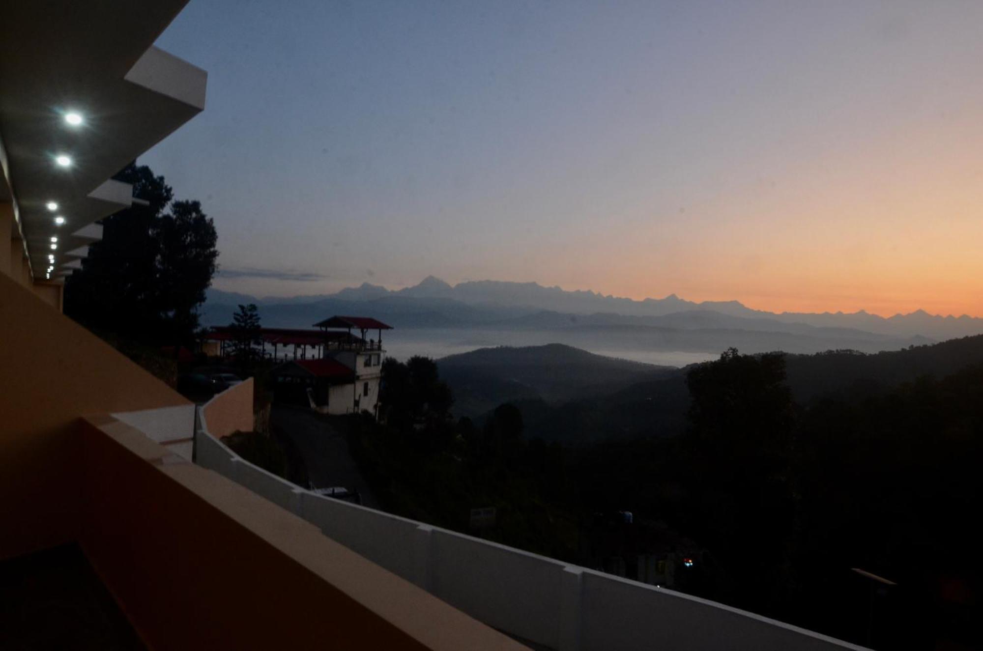 Uttarakhand Resort Kausani Exteriér fotografie