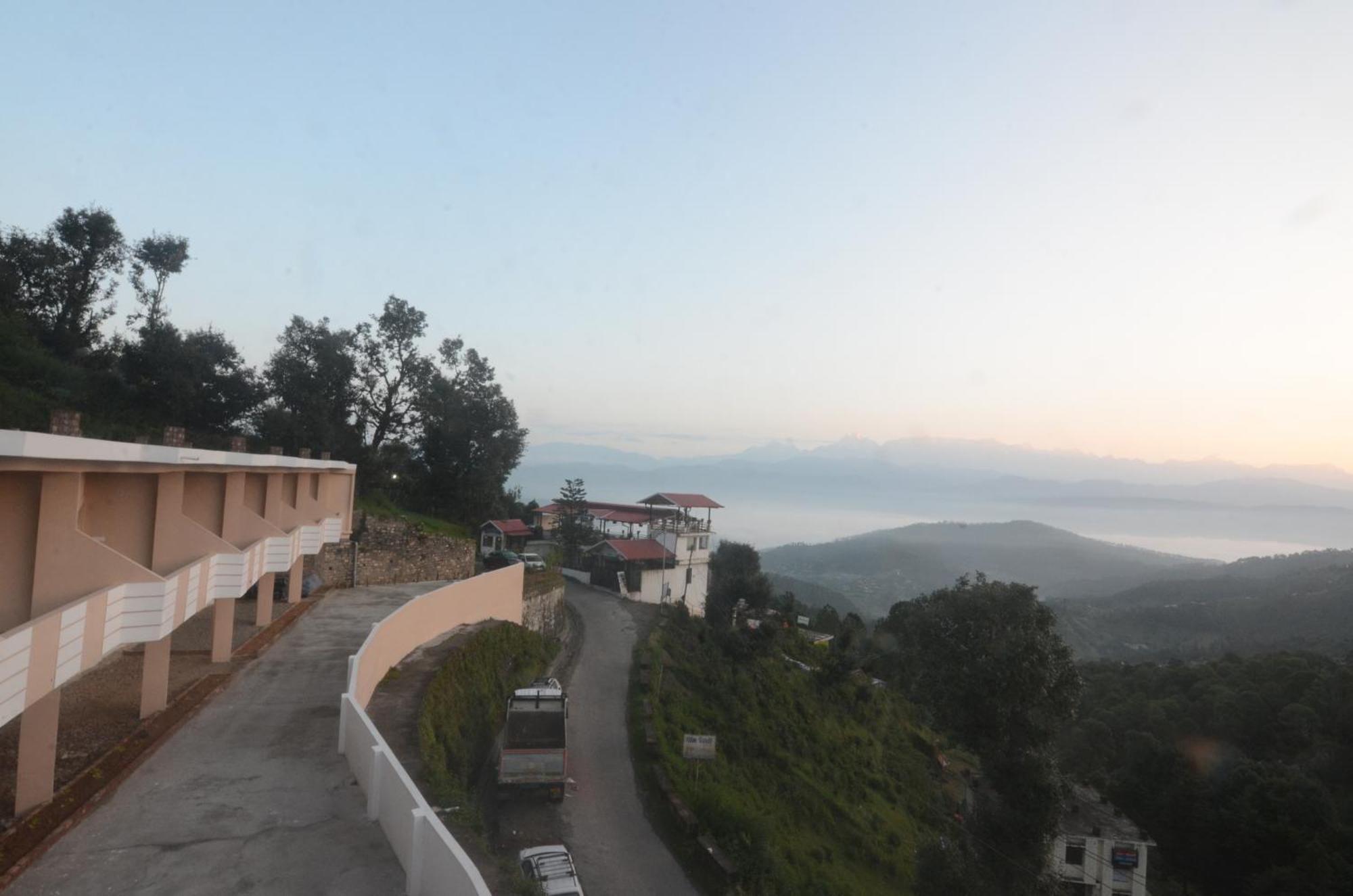 Uttarakhand Resort Kausani Exteriér fotografie